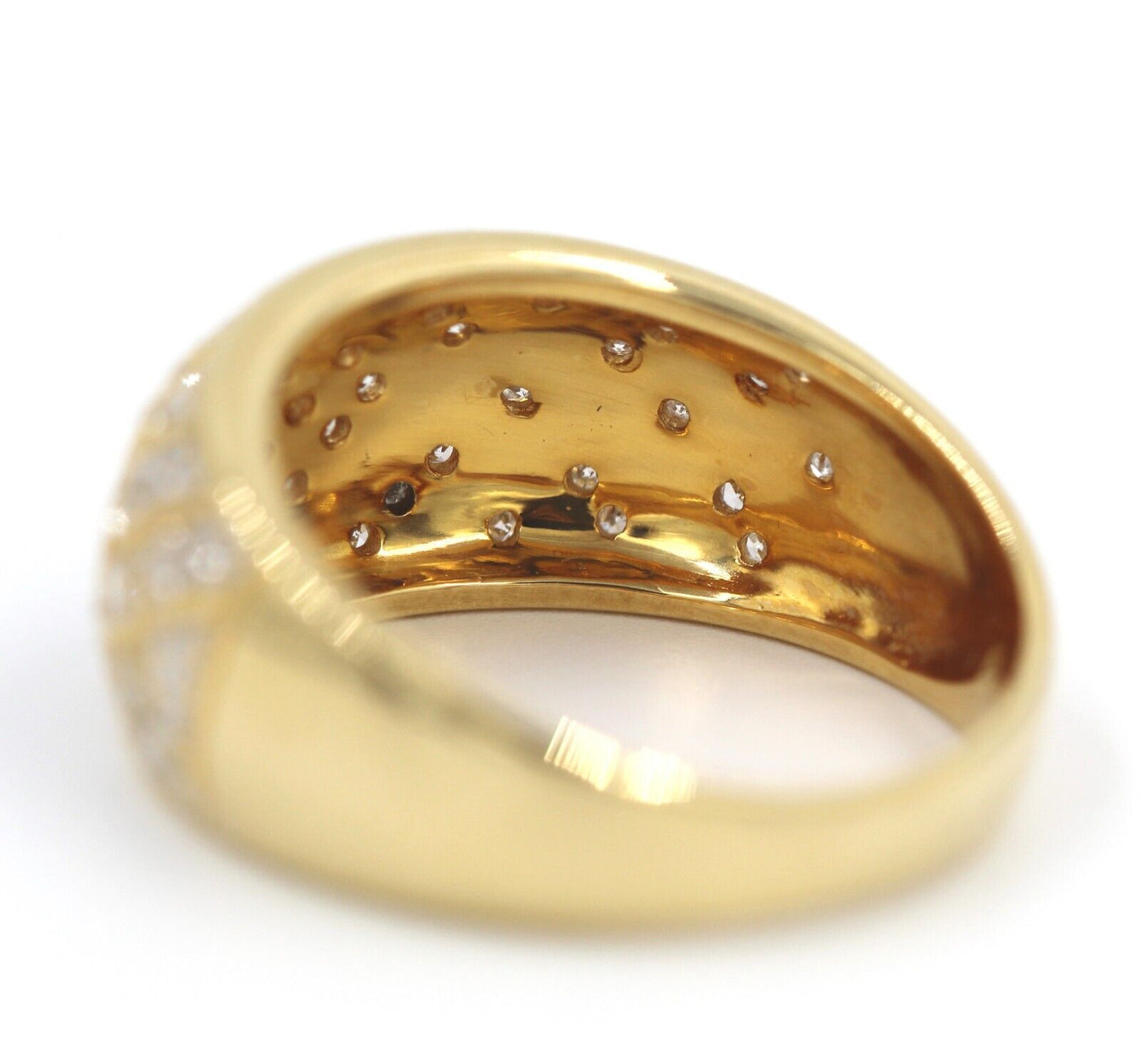 Anello a Fascia in Oro Giallo 18k con Decorazione Geometrica di Diamanti